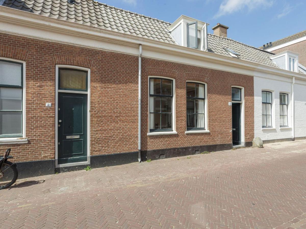 Picturesque Fisherman S House In Scheveningen Near The Shops Haag Rom bilde